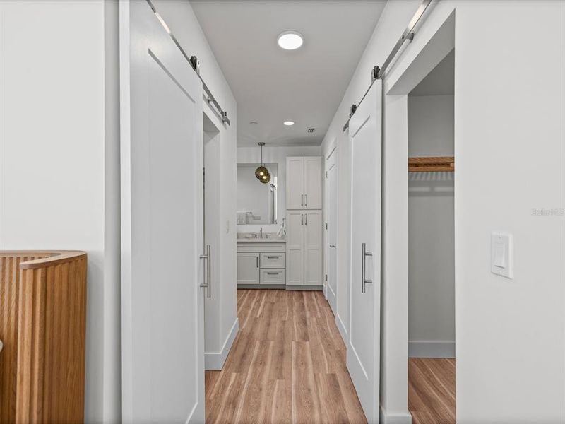 Spacious, unfurnished interior of a new home in , Clearwater (Image 23).