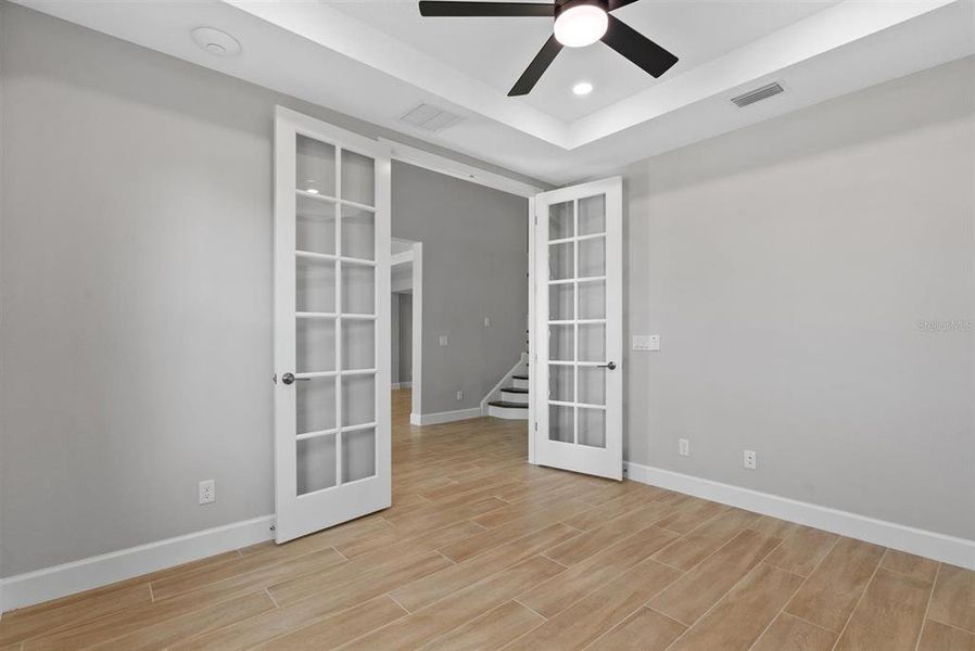 Spacious, unfurnished interior of a new home in Park East at Azario, Bradenton (Image 45). Spacious, unfurnished interior of a new home in Park East at Azario, Bradenton (Image 45).
