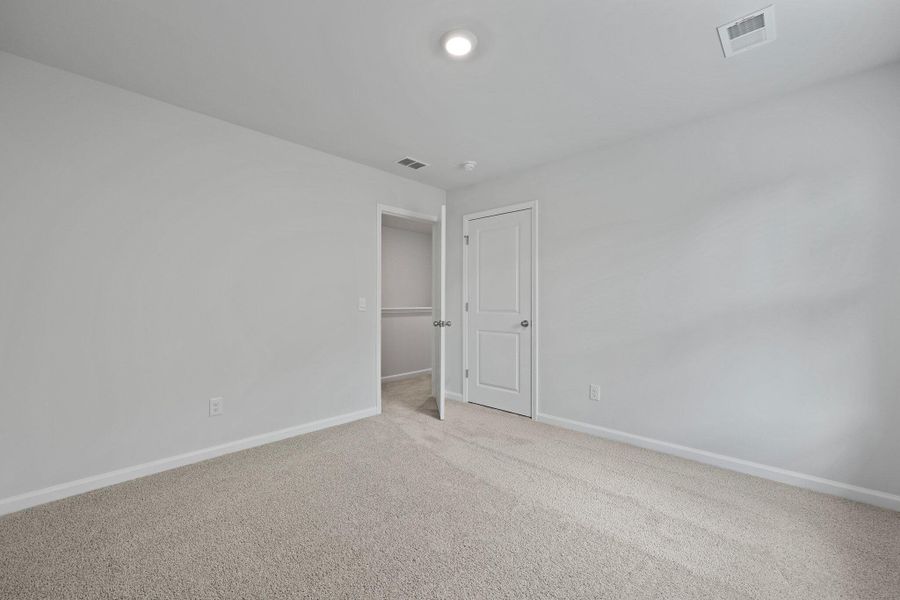 Spacious, unfurnished interior of a new home in Lakeview at Kitfield, Moncks Corner (Image 15).