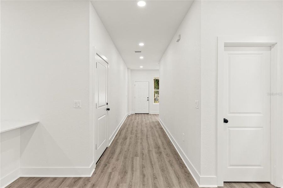 Spacious, unfurnished interior of a new home in , Tampa (Image 33). Spacious, unfurnished interior of a new home in , Tampa (Image 33).