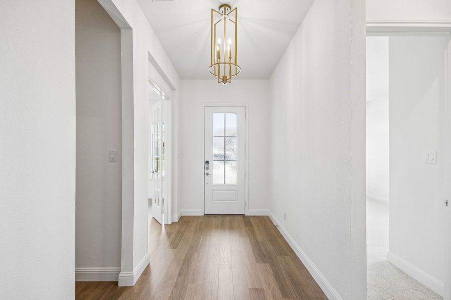 Spacious, unfurnished interior of a new home in Sheppard's Place, Waxahachie (Image 16).