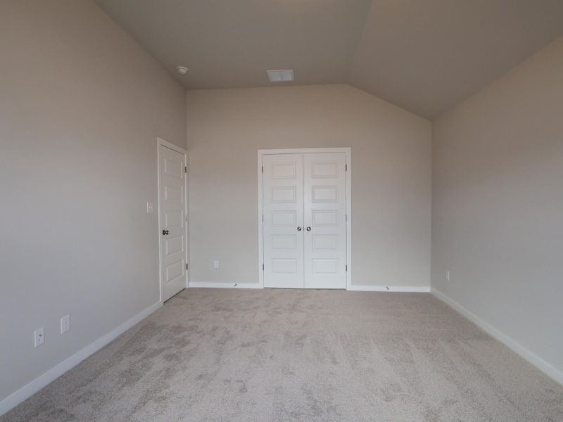 Spacious, unfurnished interior of a new home in Heritage, Dripping Springs (Image 11).
