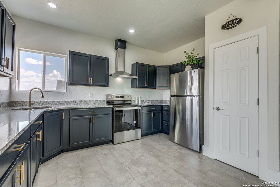 Furnished interior view inside a new home in , Atascosa (Image 7).