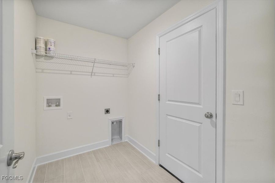 Spacious, unfurnished interior of a new home in Cape Coral, Cape Coral (Image 30). Spacious, unfurnished interior of a new home in Cape Coral, Cape Coral (Image 30).