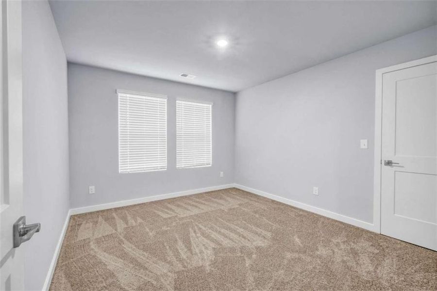 Spacious, unfurnished interior of a new home in Palmetto Oaks Phase III, Palmetto (Image 32). Spacious, unfurnished interior of a new home in Palmetto Oaks Phase III, Palmetto (Image 32).