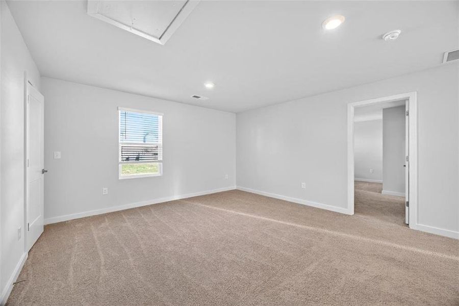 Spacious, unfurnished interior of a new home in The Enclave at Dial Farm Phase III, Walnut Grove (Image 22).