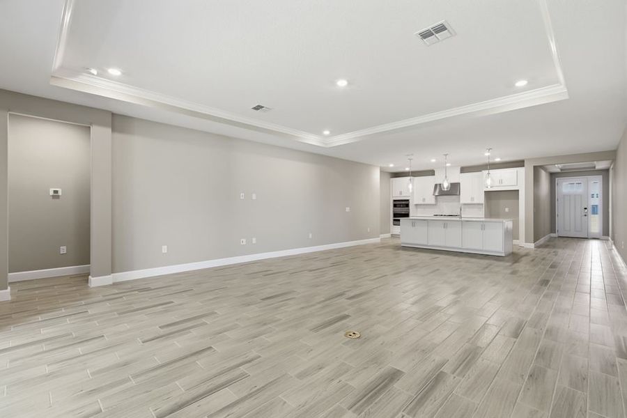 Spacious, unfurnished interior of a new home in Headwaters at Lofton Creek, Yulee (Image 14).