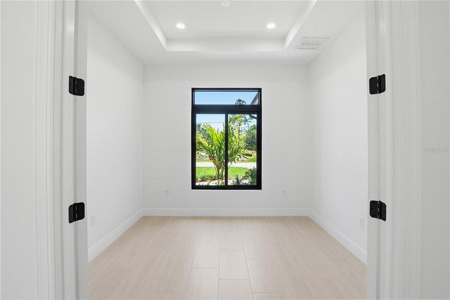 Spacious, unfurnished interior of a new home in , North Port (Image 36).