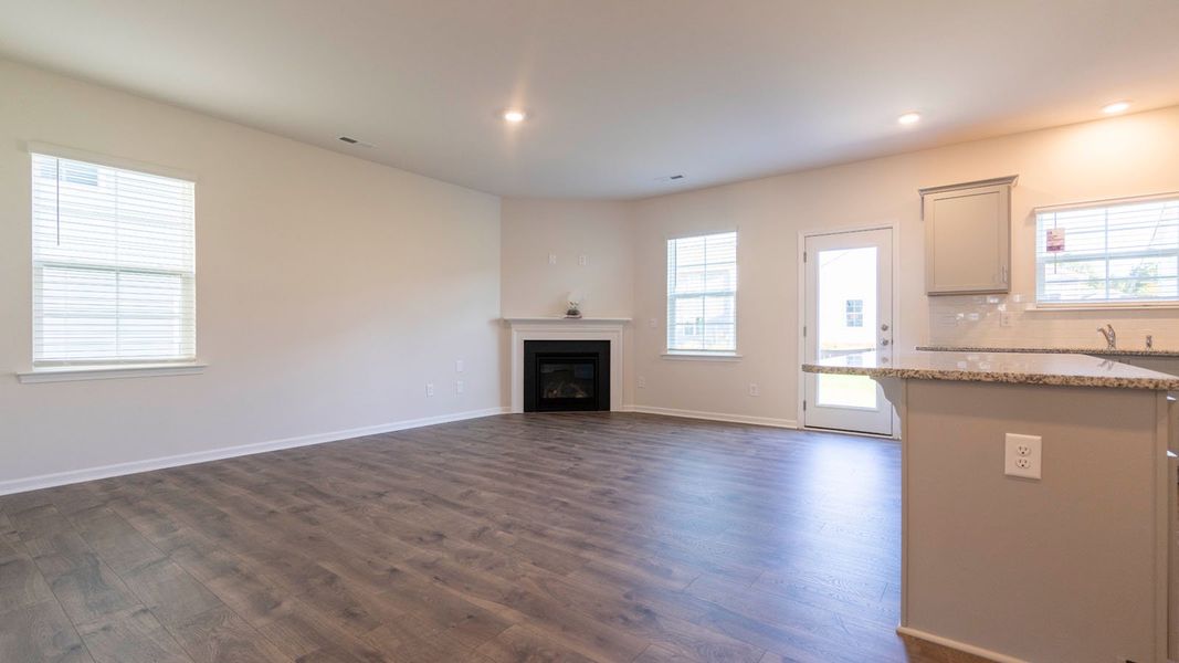 Spacious, unfurnished interior of a new home in Middleton, Greensboro (Image 15).