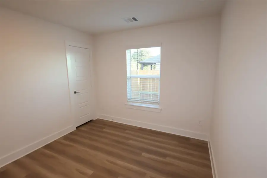 Spacious, unfurnished interior of a new home in Sorella, Tomball (Image 5). Spacious, unfurnished interior of a new home in Sorella, Tomball (Image 5).