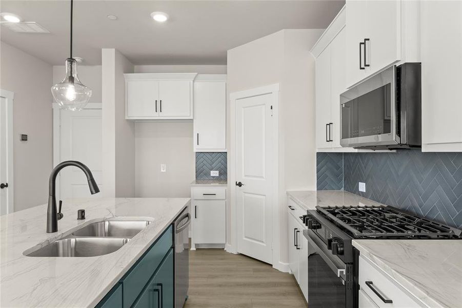 Furnished interior view inside a new home in Ten Mile Creek, Celina (Image 4).