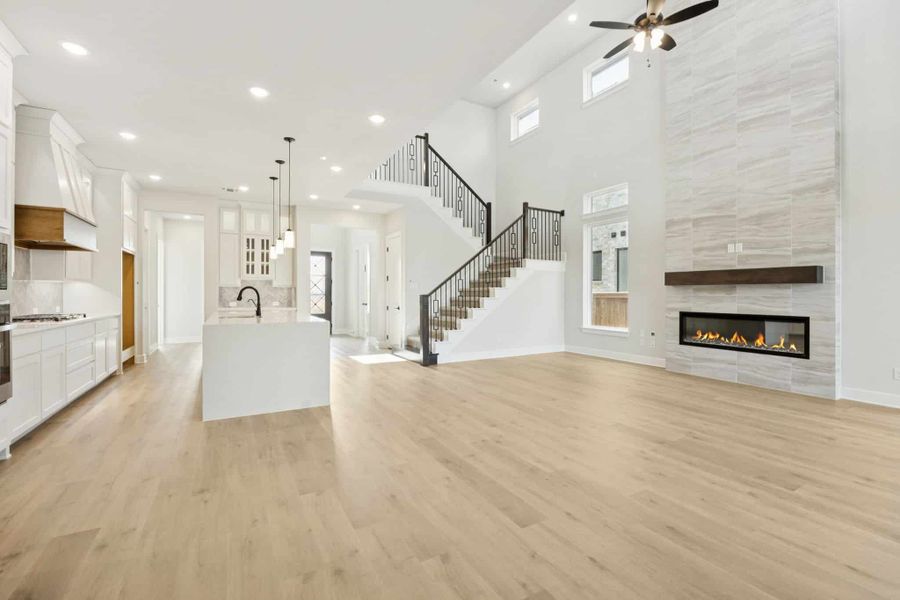 Spacious, unfurnished interior of a new home in The Grove Frisco, Frisco (Image 7).