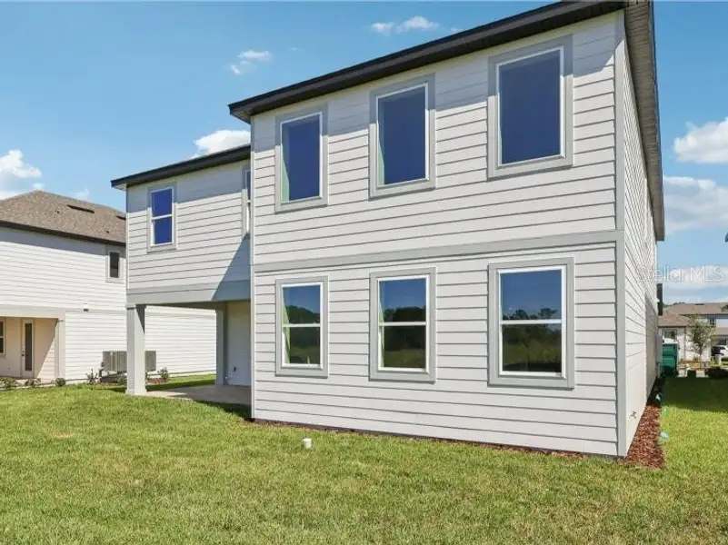 Exterior details of a home in Northlake Traditional, Winter Garden (Image 3). Exterior details of a home in Northlake Traditional, Winter Garden (Image 3).