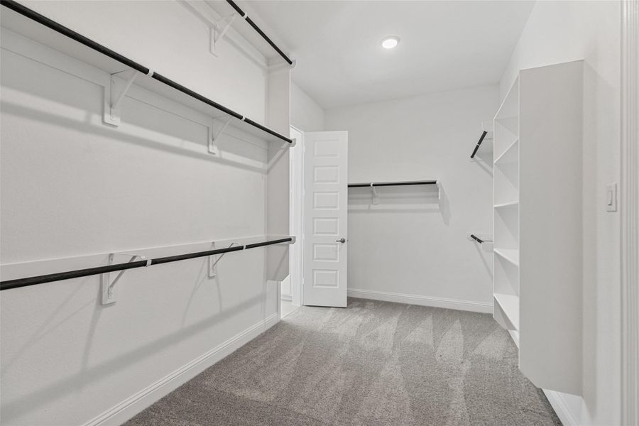 Spacious, unfurnished interior of a new home in Brookewater, Rosenberg (Image 12).