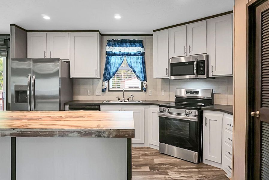 Furnished interior view inside a new home in , Bonneau (Image 38).