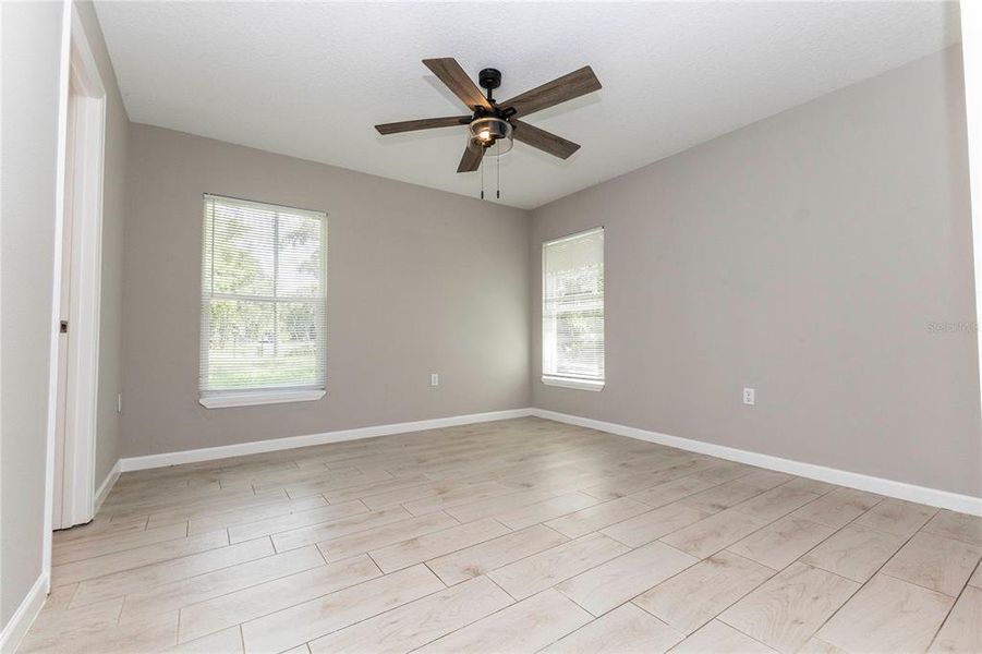 Spacious, unfurnished interior of a new home in , Lake Panasoffkee (Image 11).