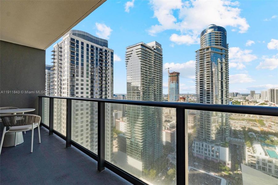 Condo located in Miami, FL showcasing its design and architecture (Image 21).