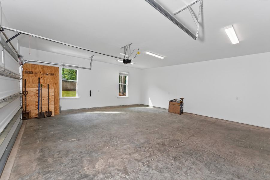 Spacious, unfurnished interior of a new home in , Johns Island (Image 36).