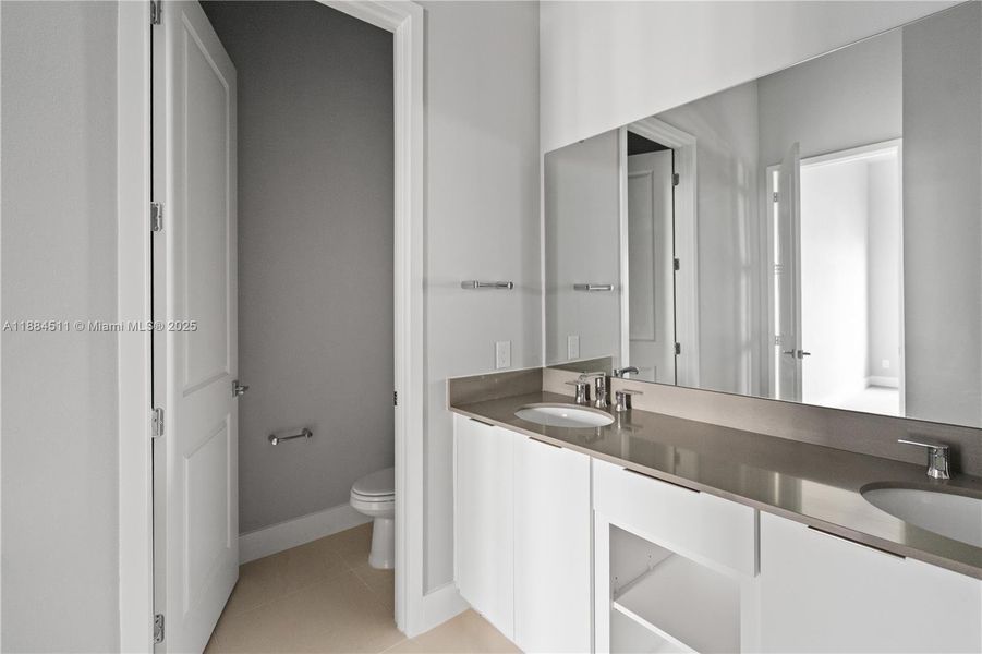 Furnished interior view inside a new home in , Reunion (Image 7). Furnished interior view inside a new home in , Reunion (Image 7).