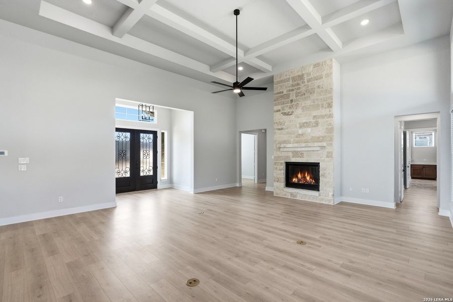 Spacious, unfurnished interior of a new home in Potranco Oaks, San Antonio (Image 14).