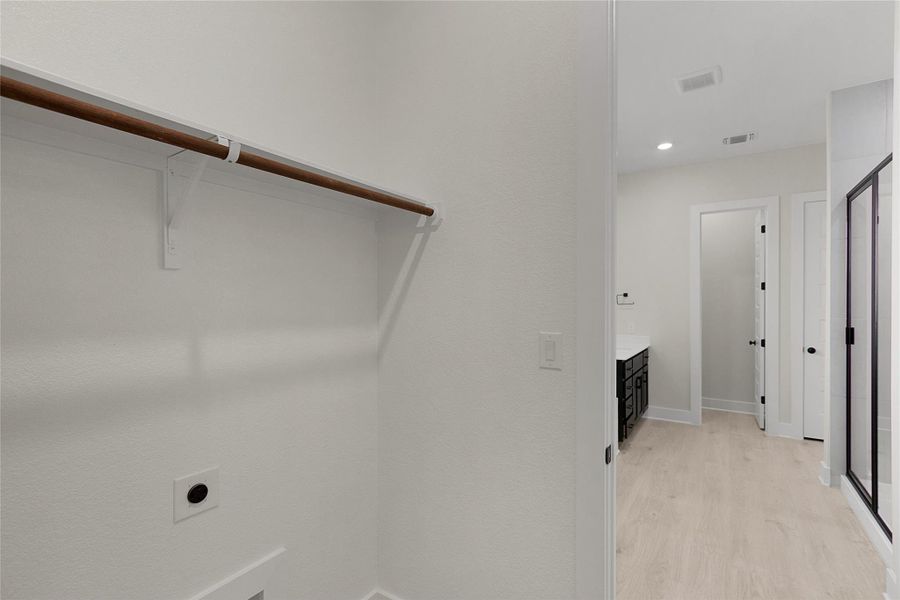 REPRESENTATIVE OF FLOOR PLAN ONLY REPRESENTATIVE OF FLOOR PLAN ONLY