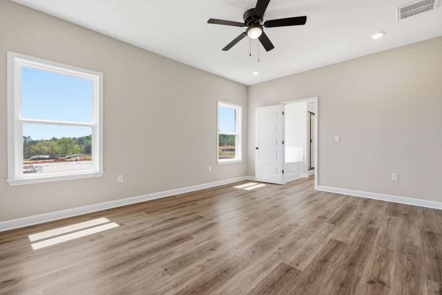 Spacious, unfurnished interior of a new home in Southern Charm, Crestview (Image 33).