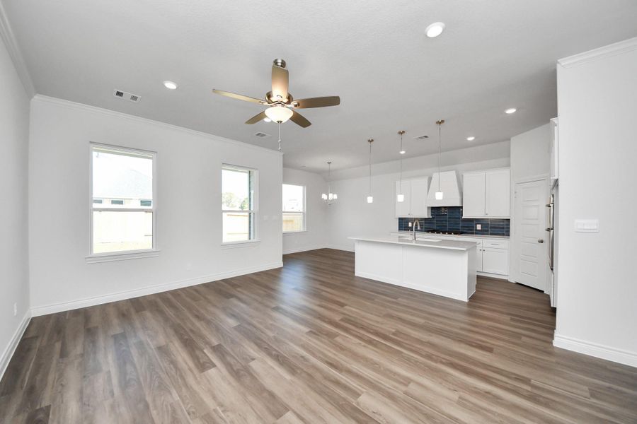 Spacious, unfurnished interior of a new home in Lexington Heights, Willis (Image 18).
