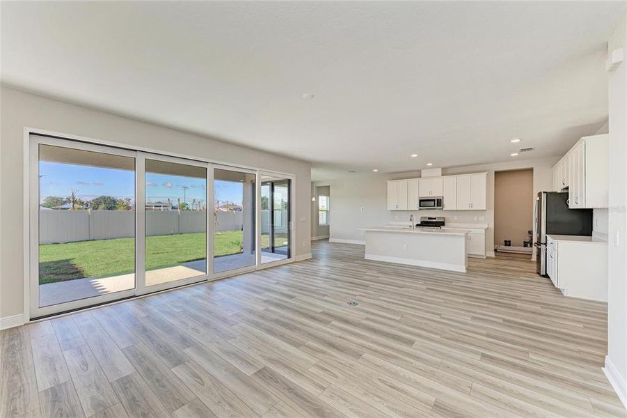 Spacious, unfurnished interior of a new home in Crosswind Ranch, Parrish (Image 19).