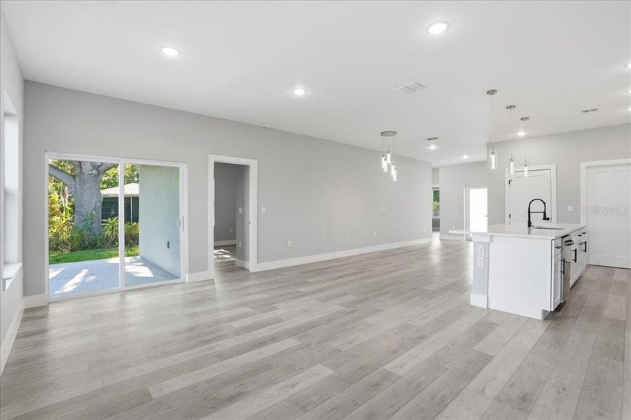 Spacious, unfurnished interior of a new home in , Port Charlotte (Image 25).