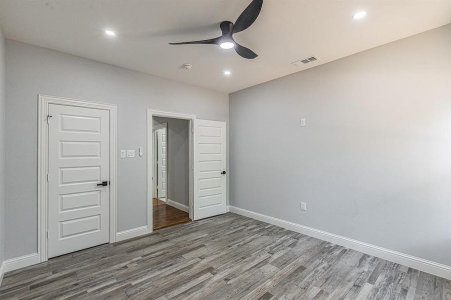 Spacious, unfurnished interior of a new home in , Runaway Bay (Image 38).