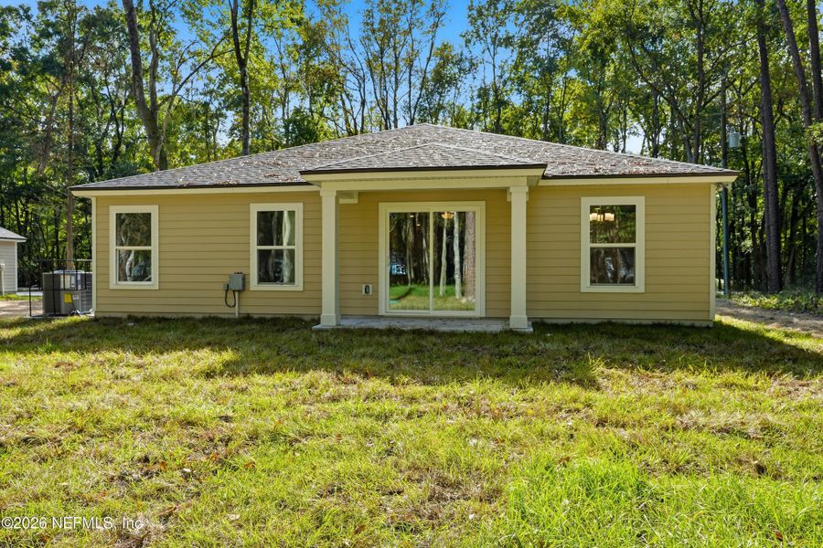 Exterior details and patio area of a home in , Jacksonville (Image 3).