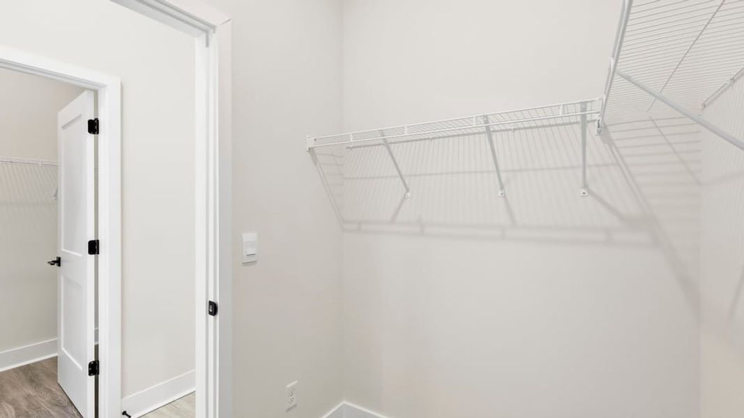 Spacious, unfurnished interior of a new home in Sycamore Cove, Woodruff (Image 37).