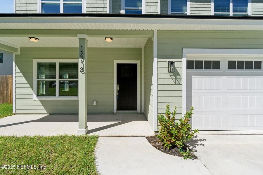 Exterior details and patio area of a home in , Jacksonville (Image 17). Exterior details and patio area of a home in , Jacksonville (Image 17).