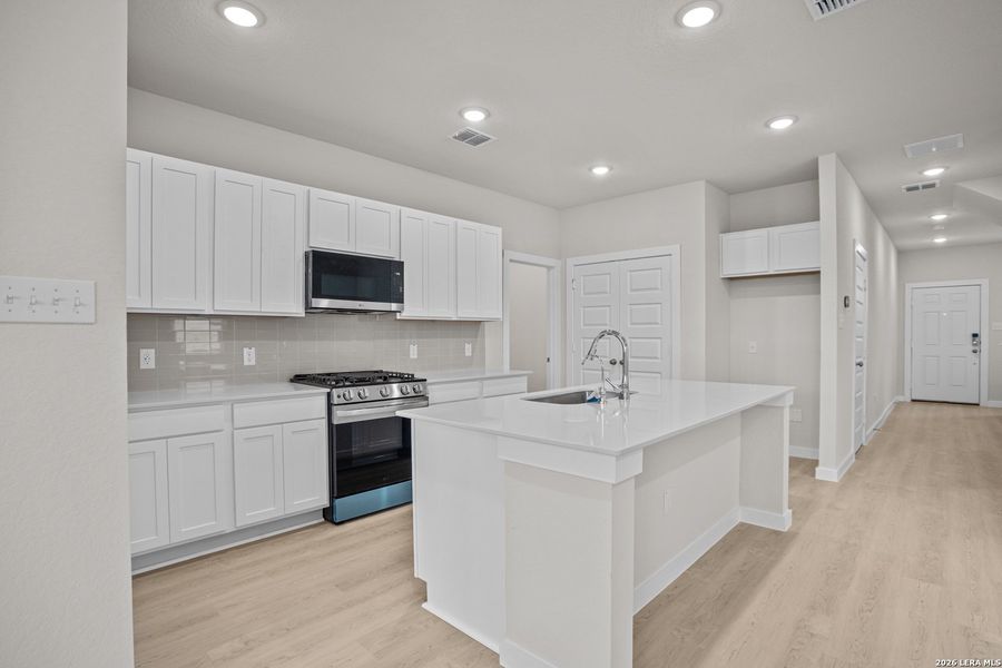Furnished interior view inside a new home in Mesa Vista, San Antonio (Image 14).
