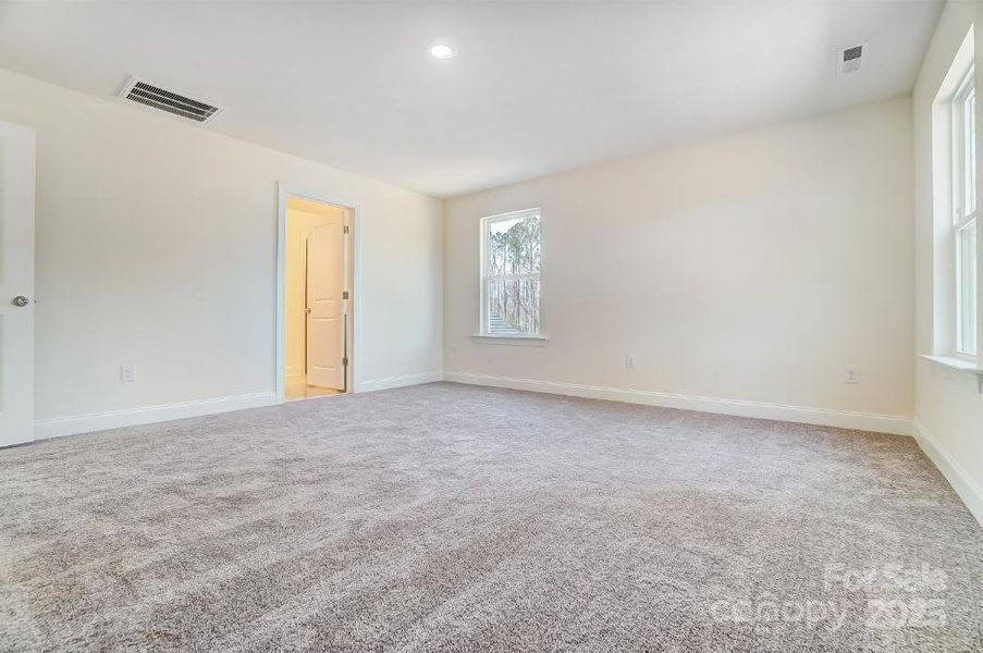 Spacious, unfurnished interior of a new home in , Hickory (Image 19).