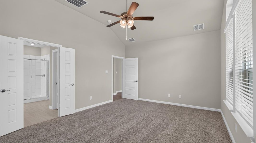 Representative unfurnished interior of a home built from the Valley Spring by D.R. Horton in Lakeview Pointe, Midlothian (Image 24).