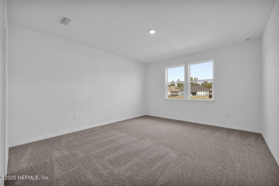 Spacious, unfurnished interior of a new home in Hyland Trail, Green Cove Springs (Image 23).