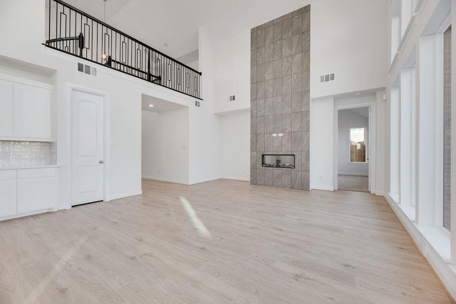 Spacious, unfurnished interior of a new home in Park Trails, Forney (Image 29). Spacious, unfurnished interior of a new home in Park Trails, Forney (Image 29).