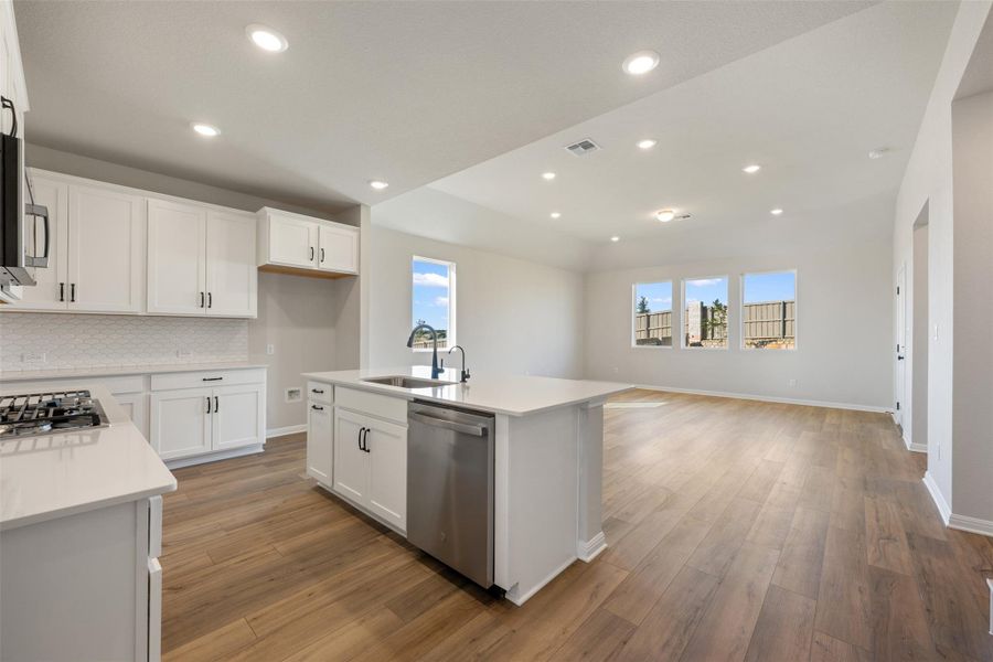 Representative images and renderings are for illustrative purposes. Actual structural options and design finishes of home may vary.