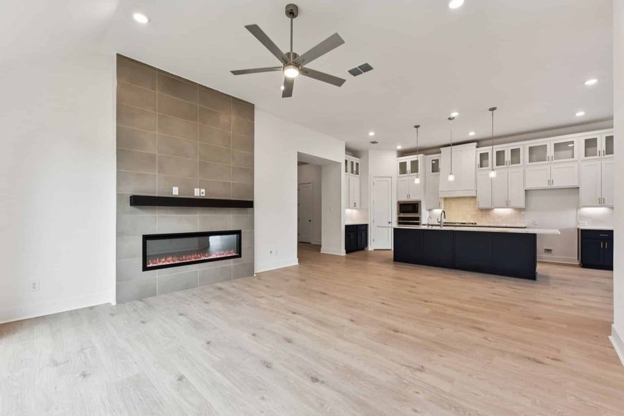 Spacious, unfurnished interior of a new home in Sweetwater, Austin (Image 32).
