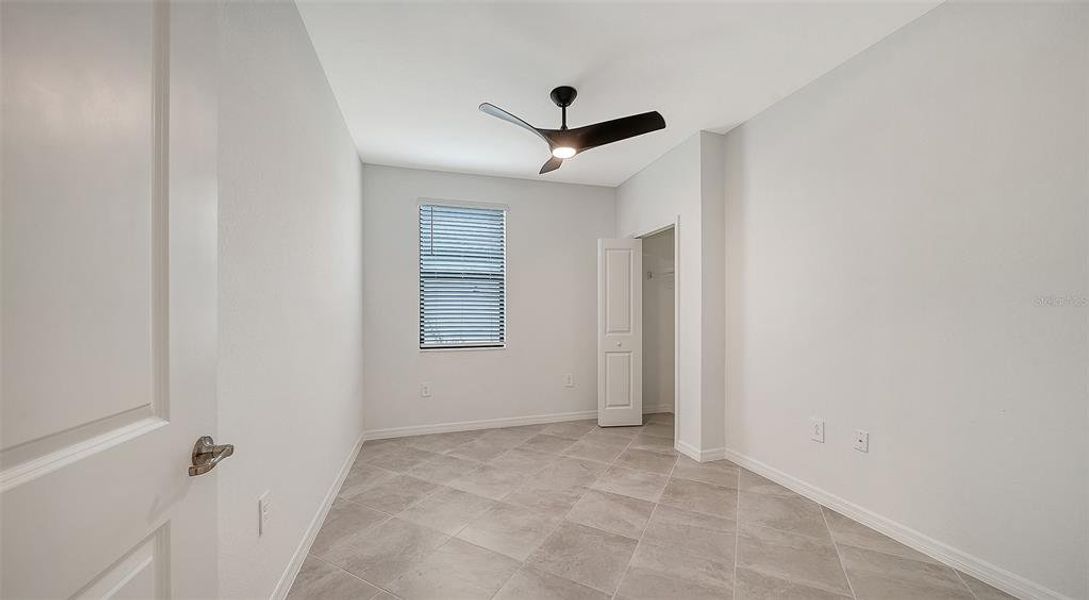 Spacious, unfurnished interior of a new home in Legends Cove, Bradenton (Image 34).