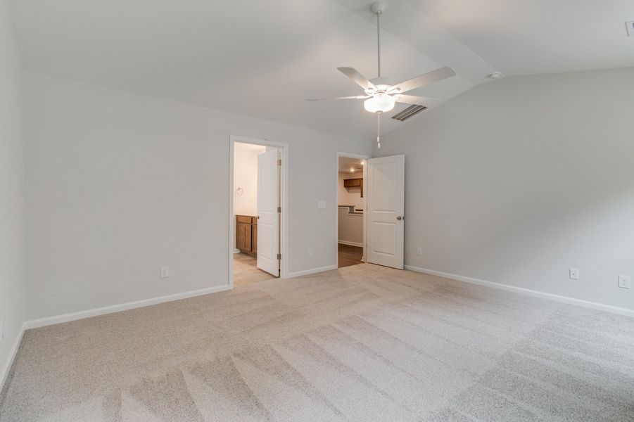 Spacious, unfurnished interior of a new home in Ellington, Elgin (Image 36).