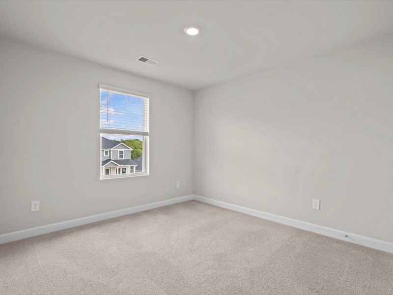 Spacious, unfurnished interior of a new home in Chatham Forest, Duncan (Image 16).