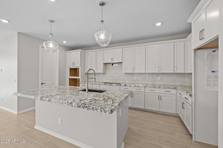 10)KITCHEN 10)KITCHEN