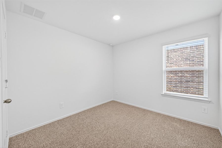Spacious, unfurnished interior of a new home in Breckenridge Forest, Spring (Image 35).