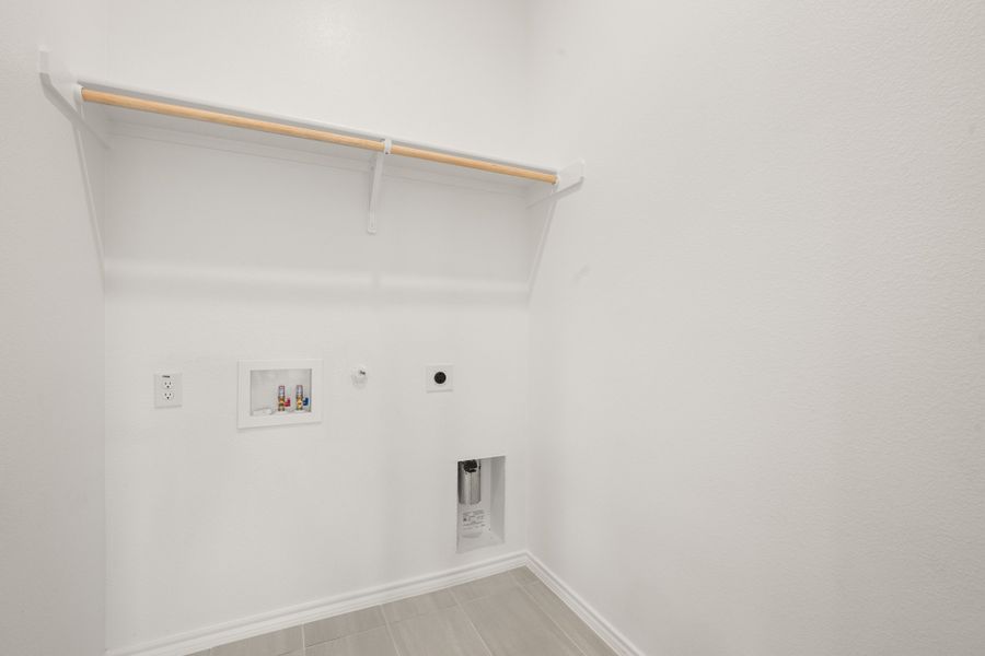 Spacious, unfurnished interior of a new home in Hunters Ridge, Crowley (Image 25).