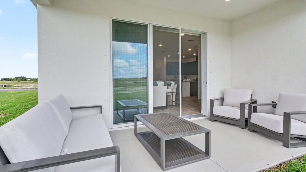 Representative exterior details of a home built from the Sheffield by Maronda Homes in Royal Highlands, Brooksville (Image 3).