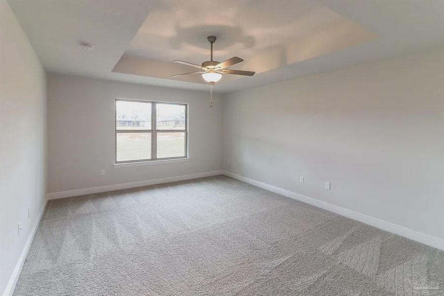 Spacious, unfurnished interior of a new home in Cedar Creek at Deerpoint Lake, Panama City (Image 16).