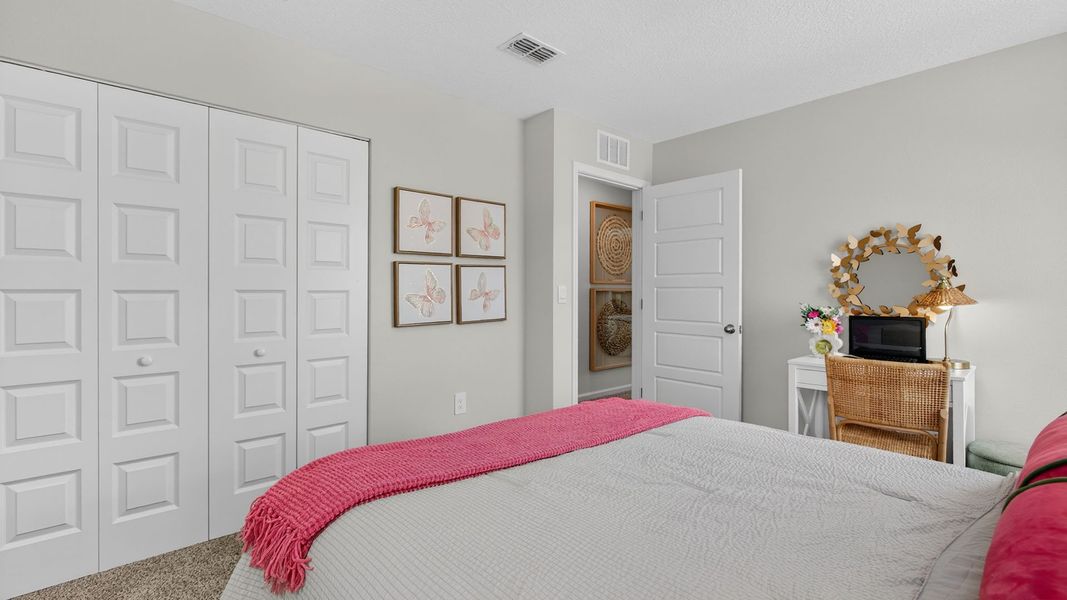 Representative furnished interior of a home built from the Bailey by D.R. Horton in Liberty Cove Townhomes, Yulee (Image 19).