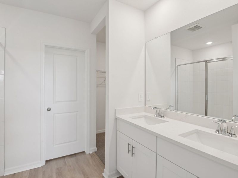Furnished interior view inside a new home in Hilltop Vistas, Dade City (Image 9).